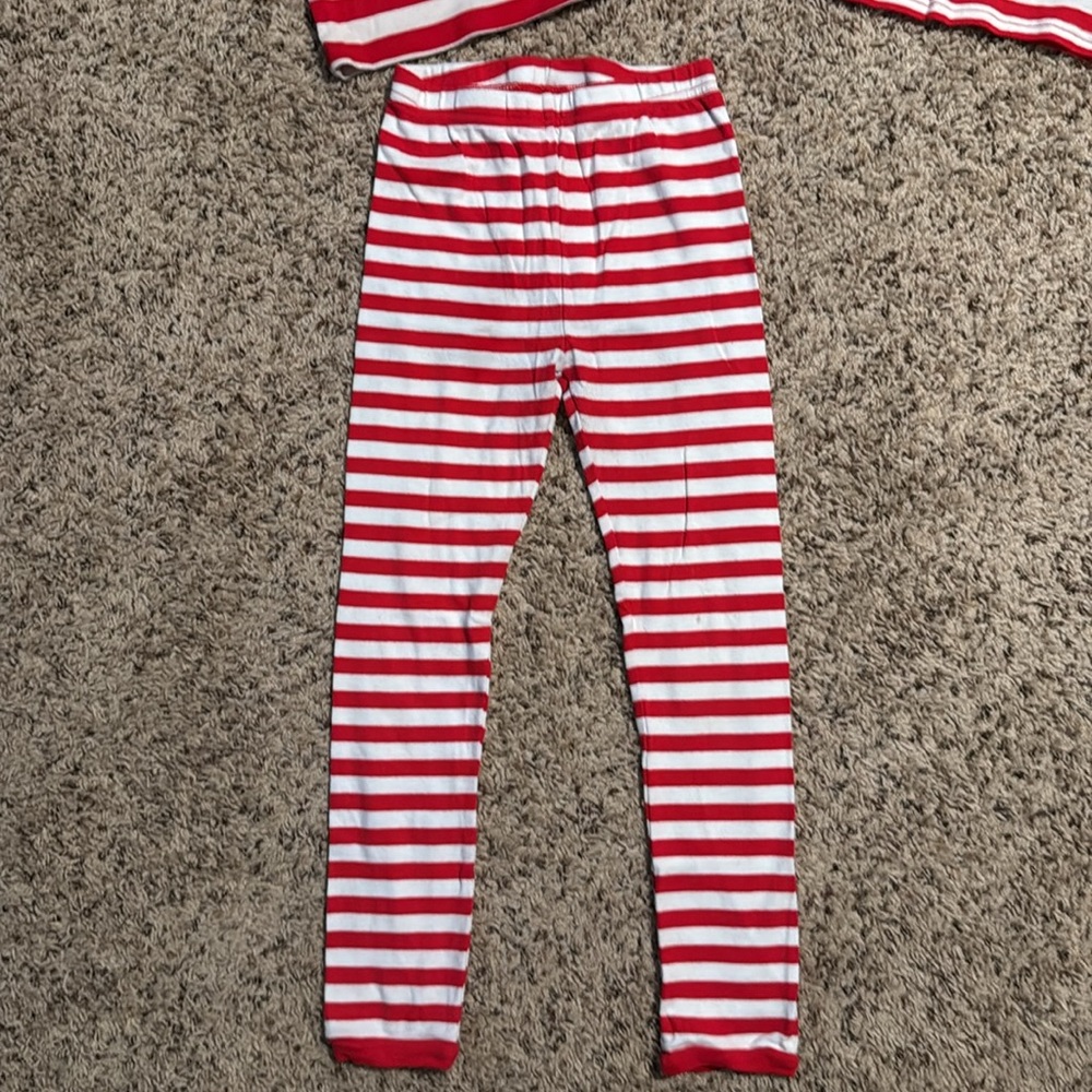 Girls size 7 Christmas pajamas two shirts to choose from and matching pants - Picture 6 of 6